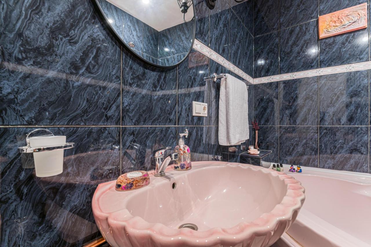 Sabin Apartments Private Parking 布拉索夫 外观 照片